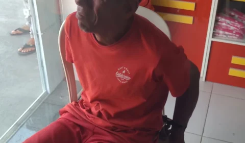 Venezuelano é amarrado por populares após assaltar farmácia em RR