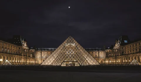 Museu do Louvre, em Paris, é evacuado por ‘razões de segurança’ após ameaça