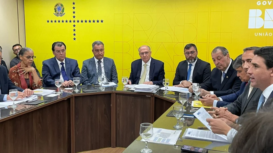 Governo anuncia R$ 650 milhões para combater os efeitos da estiagem no Amazonas