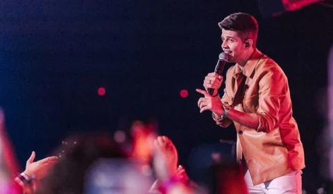 Me Abraça: cantor Nadson, que se apresenta em RR, ficou famoso por cantar ‘sofrência’