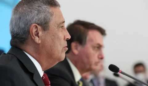 TSE suspende julgamento de três ações de Bolsonaro e Braga Netto