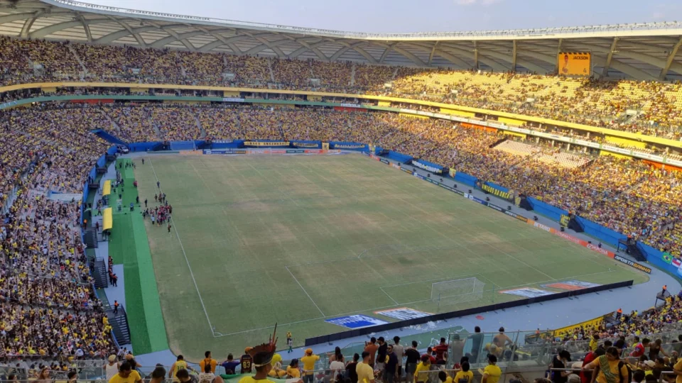Torcida lota Arena da Amazônia para jogo do Amazonas FC e Botafogo-PB