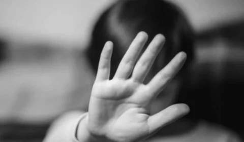 Mãe é presa após espancar filhos em praça pública no Sul de Palmas