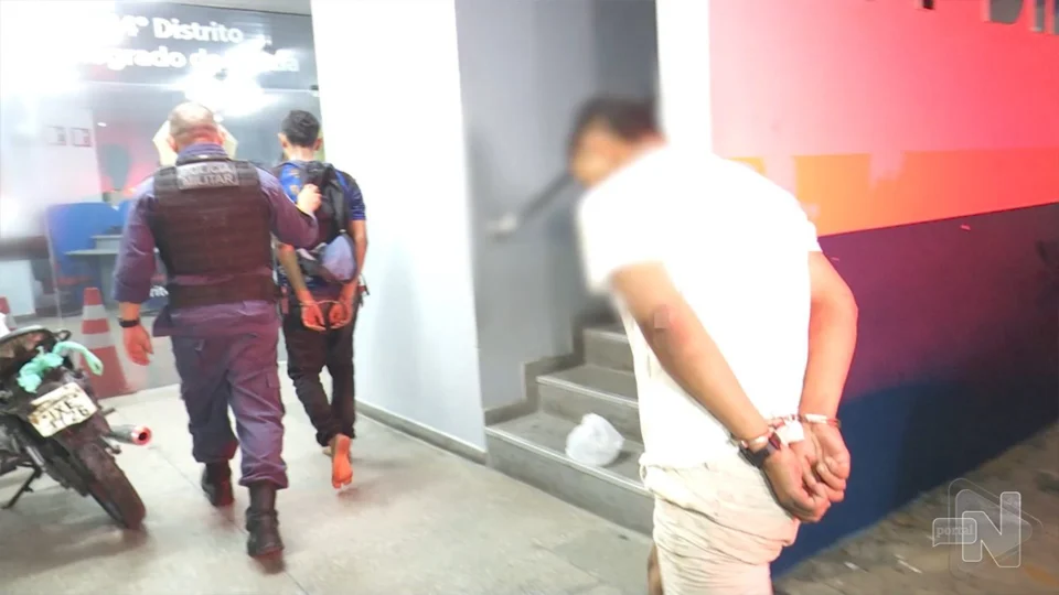 VÍDEO: dois adolescentes são apreendidos após perseguição policial em Manaus
