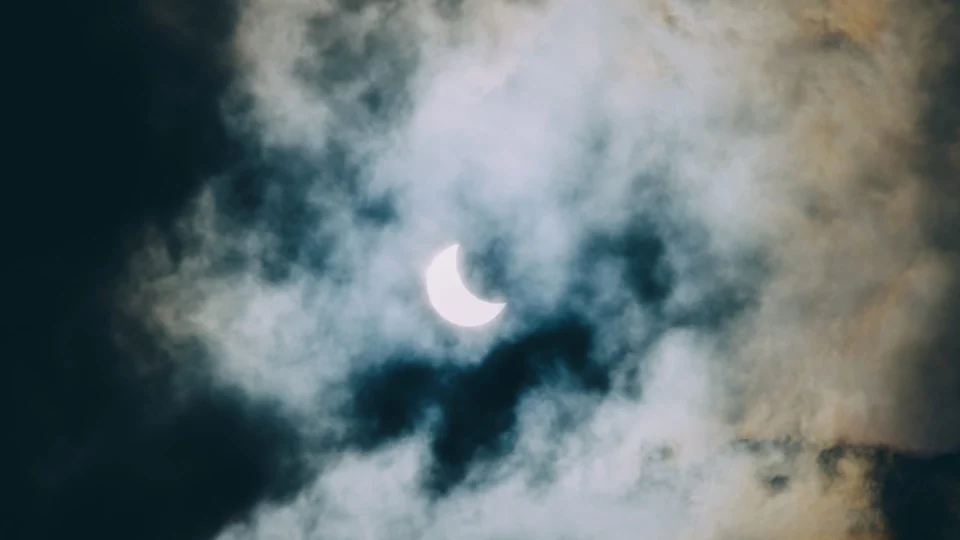 Portal Norte transmite ao vivo eclipse solar anular; confira horários neste sábado (14)