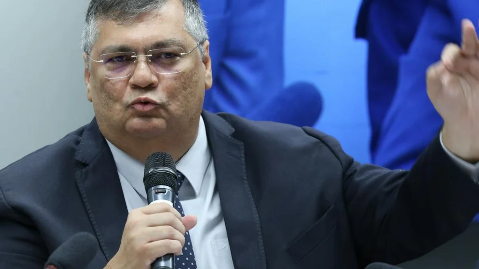Flávio Dino quer enquadrar facções criminosas como terroristas