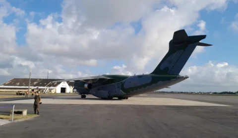 Aeronave aguarda embarque de brasileiros em Israel