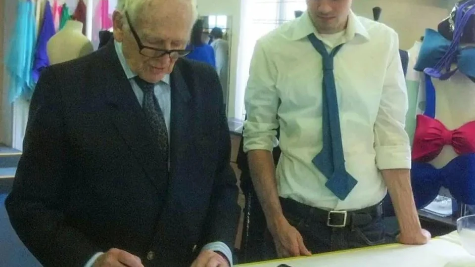 Herança bilionária do estilista Pierre Cardin é disputada por 22 sobrinhos