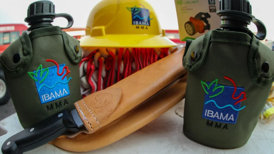 Amazonas recebe mais de 2 mil kits do Ibama para combater queimadas