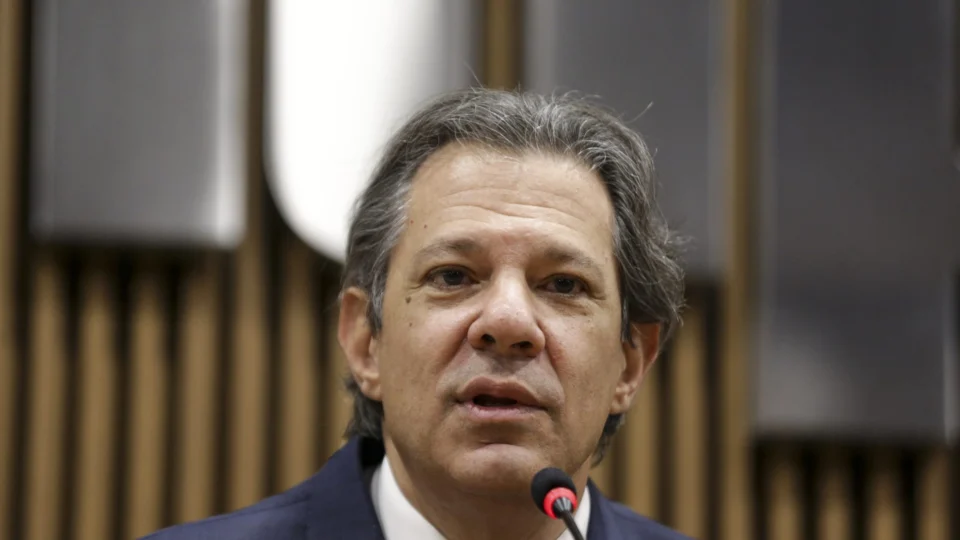Ministro Haddad diz que Lula apoiou empréstimo de US$ 1 bilhão à Argentina