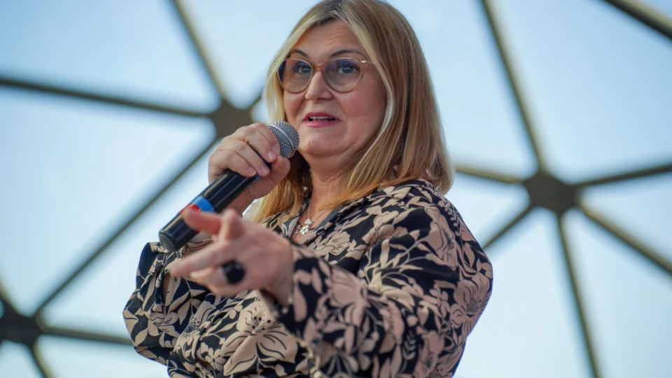 Oficializada a exoneração de Rita Serrano da presidência da Caixa