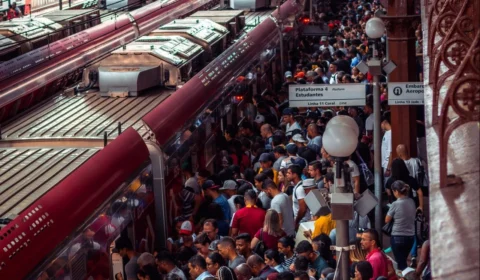 Greve do Metrô e da CPTM em SP: linhas paralisadas e crítica de Tarcísio