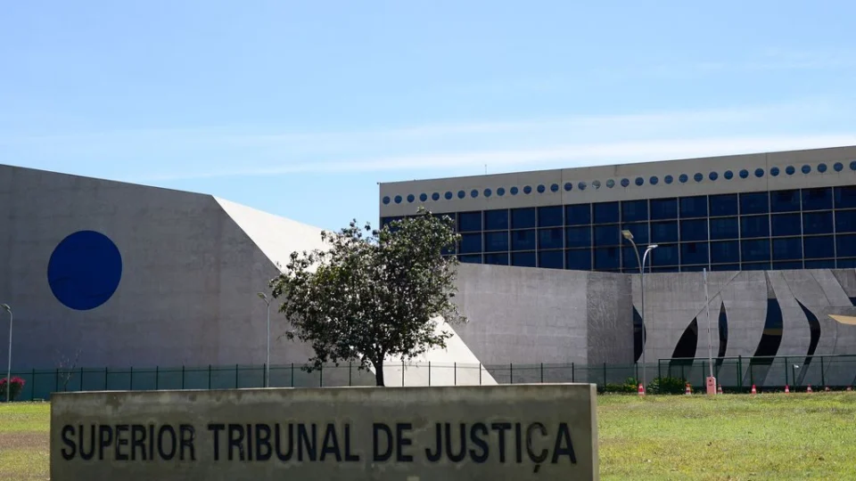 Indicados por Lula ao cargo de ministros do STJ vão ser sabatinados no Senado