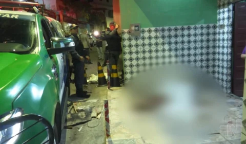 VÍDEO: suspeito de furto é linchado e morto por moradores de beco em Manaus