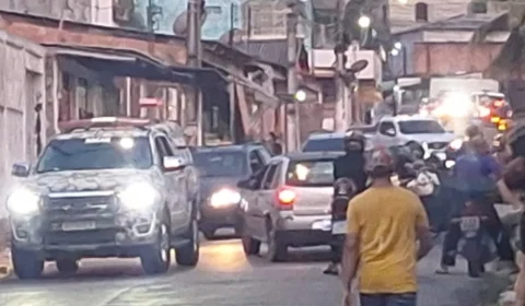 VÍDEO: tia e sobrinho são baleados durante tiroteio na Zona Leste de Manaus