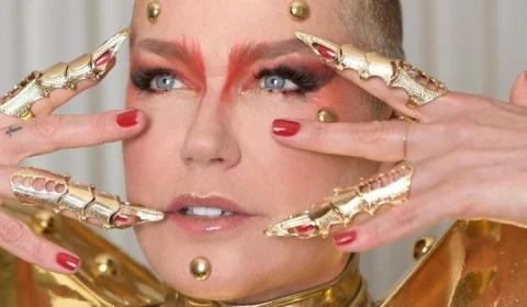 Xuxa aposta em fantasia com transparências para baile de Halloween