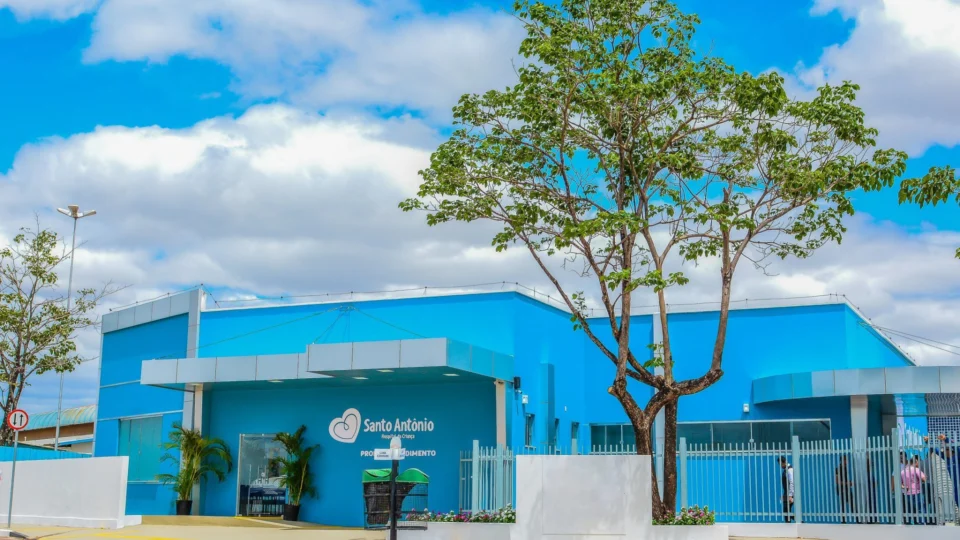 Bebê sofre ferimento na cabeça e motorista abandona cena do acidente