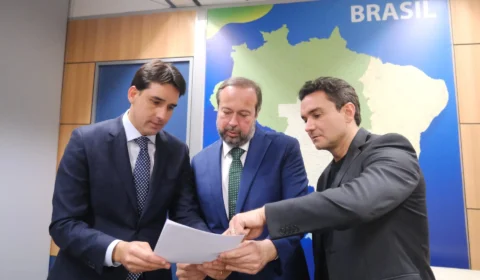 Ministros debatem redução do preço do querosene da aviação civil