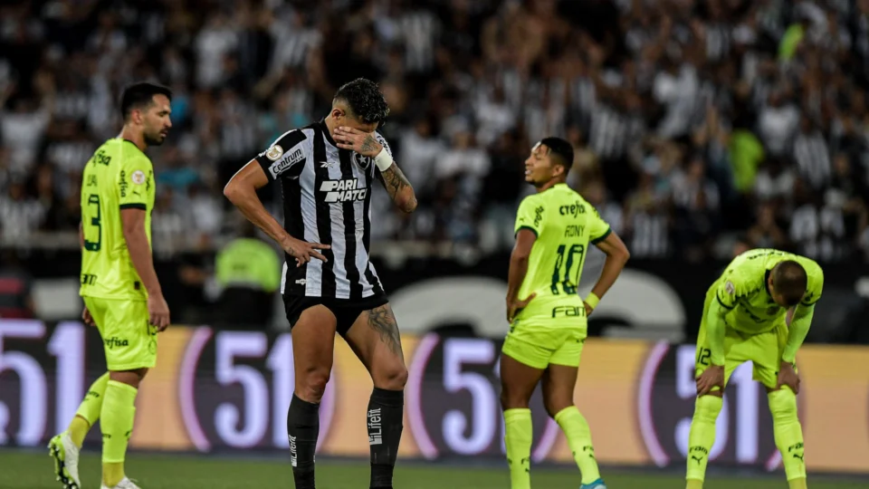 Botafogo leva virada histórica e perde de 4×3 para o Palmeiras 