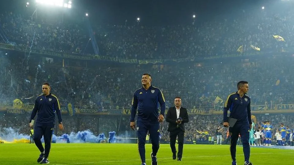 Após derrota na Libertadores, técnico do Boca Juniors pede demissão