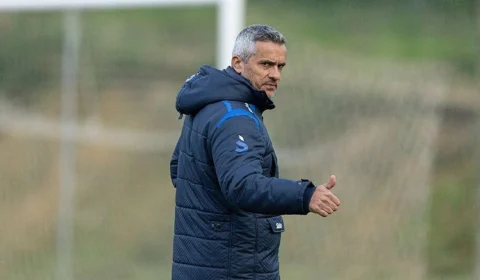 Goiás anuncia demissão do técnico Armando Evangelista