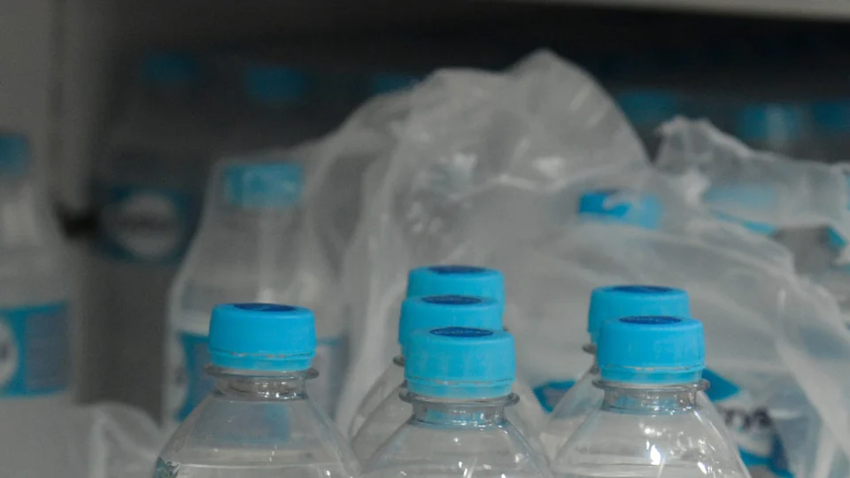 Água gratuita deve ser distribuída em eventos nos dias de calor extremo