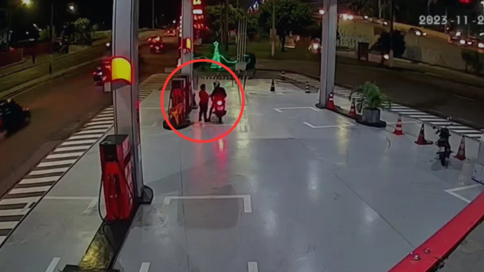 VÍDEO: motoqueiro assalta frentista na Zona Centro-Sul de Manaus