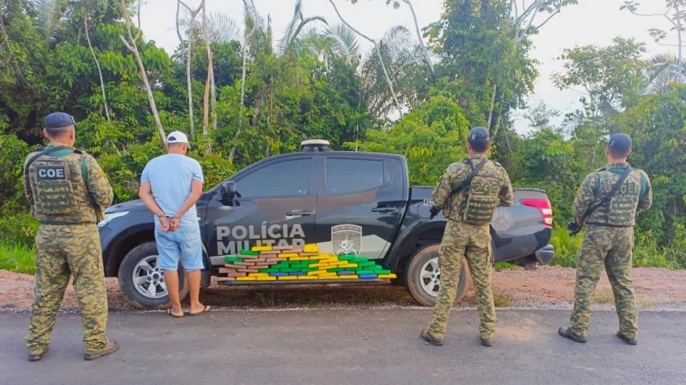 Homem portando cerca de 60 kg de droga é preso no interior do Acre