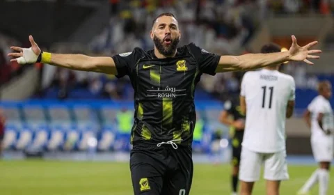 Técnico demitido chamou jogador francês Benzema de preguiçoso