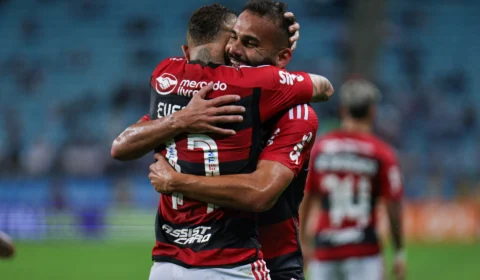 Brasileiro: Flamengo enfrenta Santos e seca Botafogo