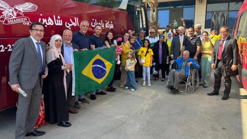 Brasileiros foram autorizados a deixar Faixa de Gaza nesta sexta (10)