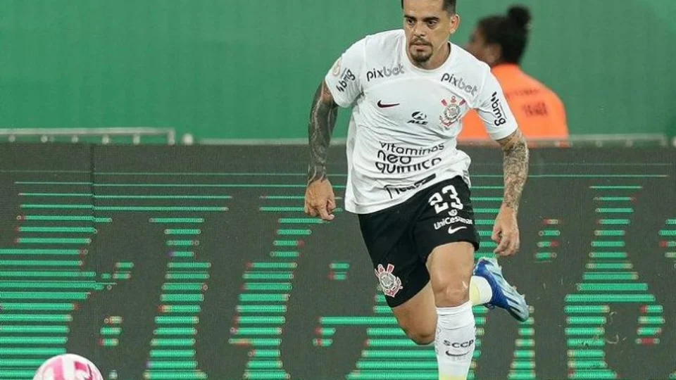 Corinthians busca de substituto de Fagner para enfrentar o Atlético-MG