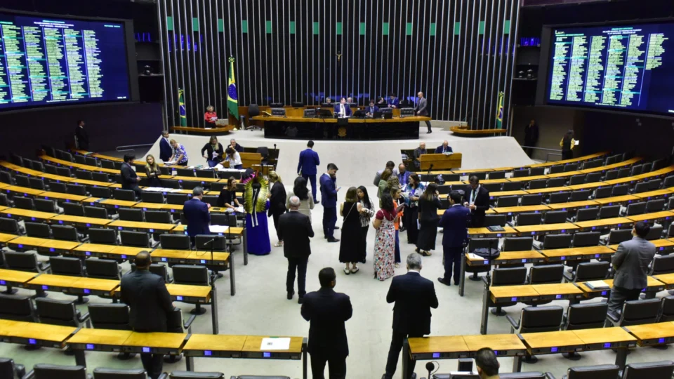 SUS: Câmara aprova fisioterapia para pacientes com câncer de mama