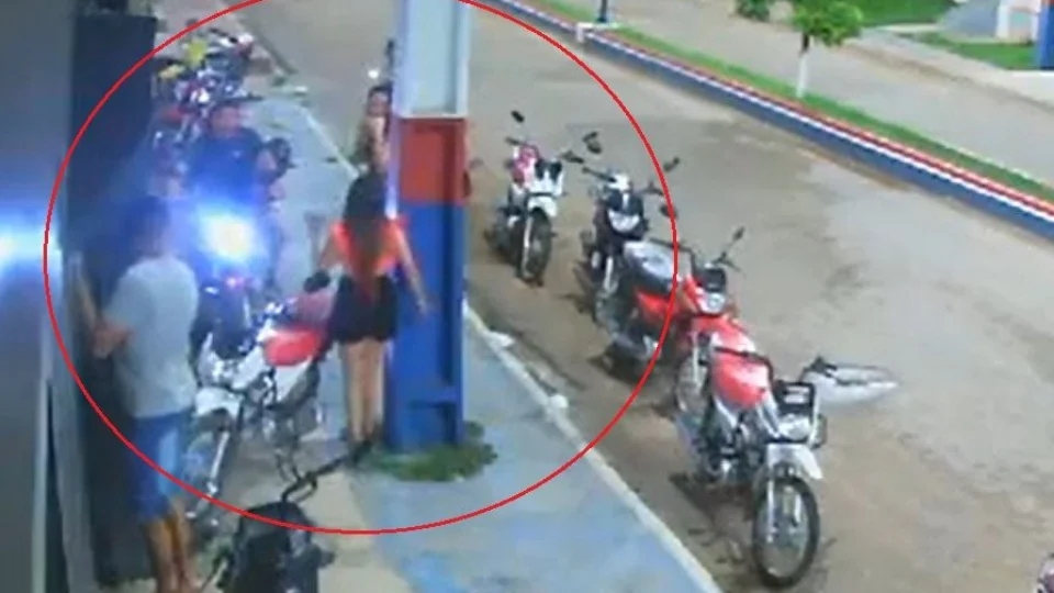 VÍDEO: PM é flagrado agredindo mulher durante briga em Eirunepé-AM 
