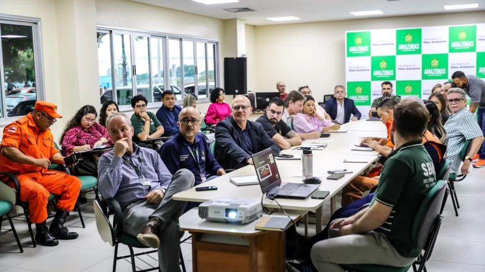 Comitê no AM discute estratégias para reduzir efeitos da estiagem em 2024