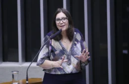 Câmara volta a debater vacina obrigatória de covid em crianças de 6 meses a 5 anos