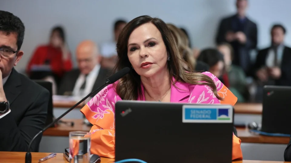 Comissão do Senado aprova projeto que aumenta pena para feminicídio