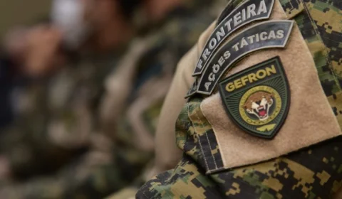 Suspeito de 17 anos morre em confronto com a polícia após assalto no Acre