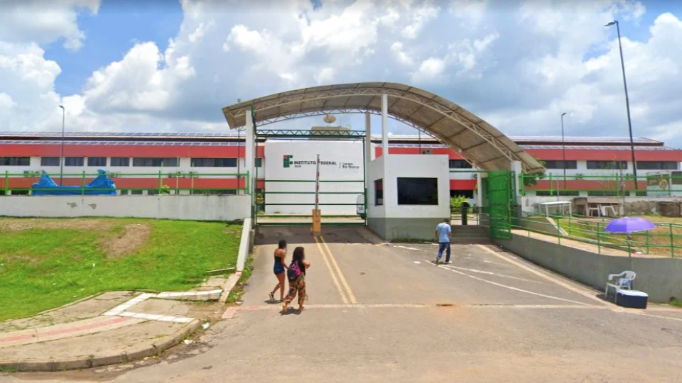 Ifac publica edital de concurso público com salários de até R$ 4,8 mil