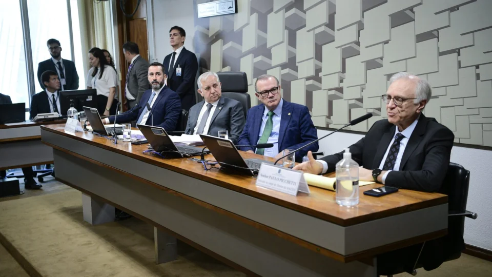 Comissão aprova indicações de Lula para a diretoria do Banco Central  