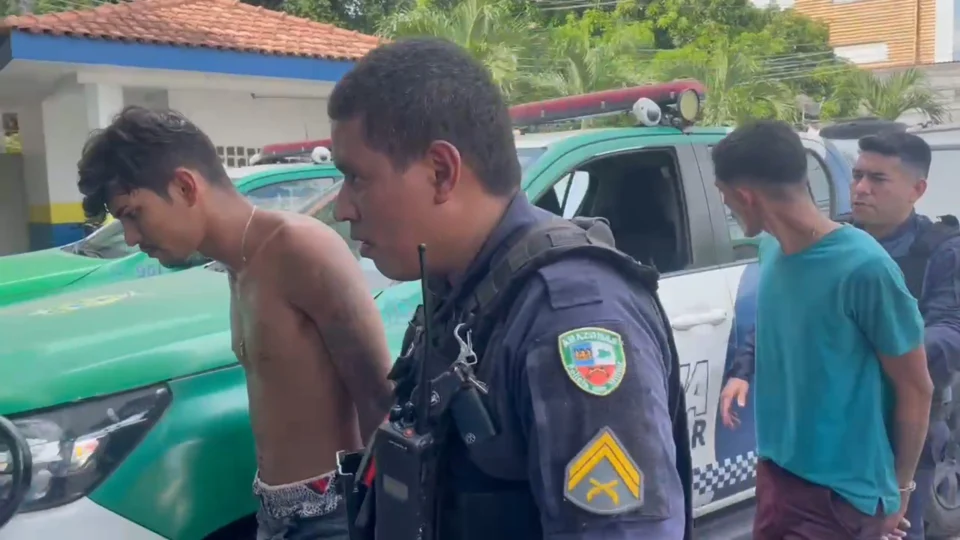 VÍDEO: jovens são presos após troca de tiros com policiais em Manaus