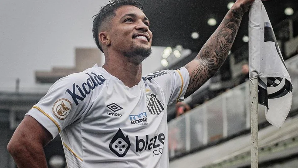 Marcos Leonardo, artilheiro do Santos, está próximo de transferência para a Roma