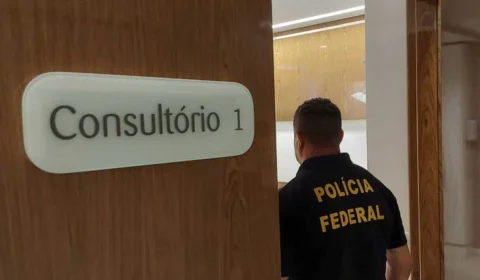 Médicos ‘batem ponto’ em hospital, mas deixam local para outras consultas no RS