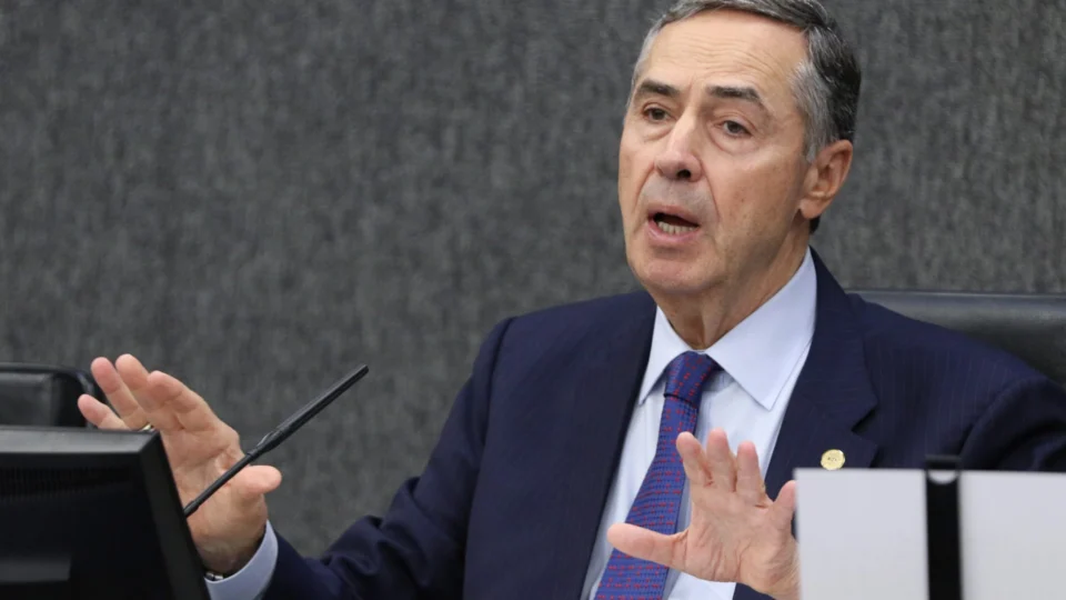 Barroso afirma que pessoas que acusam a Corte ‘não gostam da Constituição’