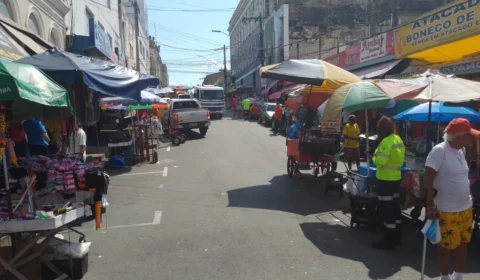 Trânsito nas principais áreas comerciais passa por fiscalização em Manaus