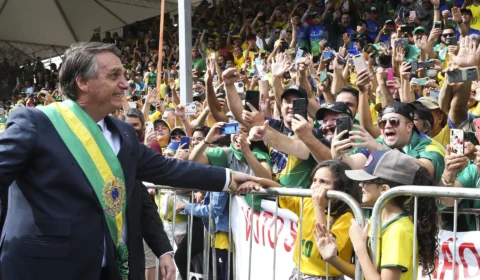 ‘Novas multas’, diz Bolsonaro nas redes sociais sobre decisão do TSE