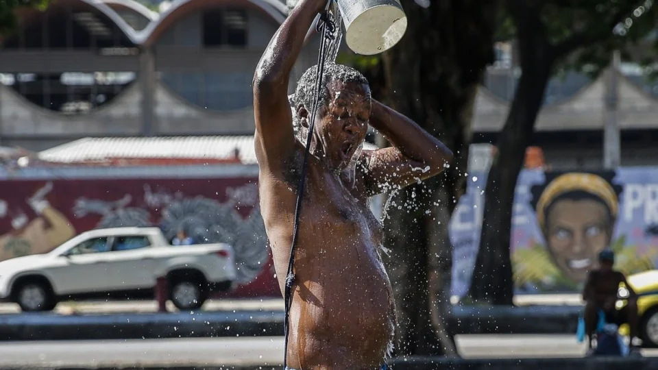 Onda de calor atinge cinco estados do Brasil; veja previsão