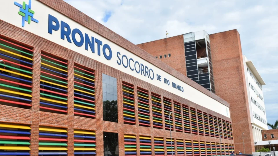 Idosa é atropelada duas vezes ao tentar atravessar avenida em Rio Branco