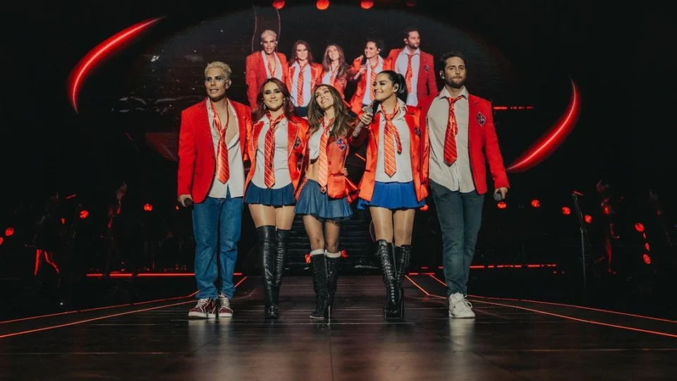 RBD faz show em São Paulo marcado por nostalgia e história da banda