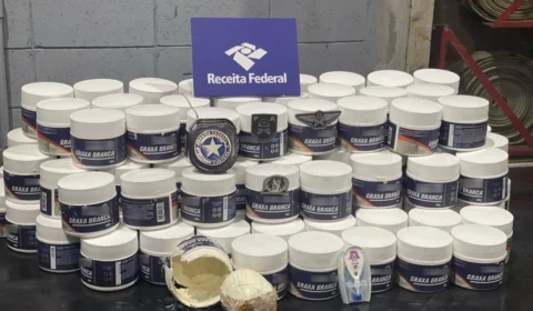 Receita Federal apreende 35 kg de cocaína em 117 frascos de graxa em SP